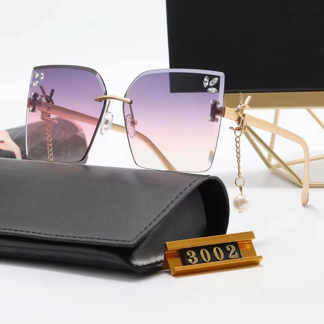 نظارات شمسيه للسيدات انيقه و فاخره - Elegant and luxurious sunglasses for women