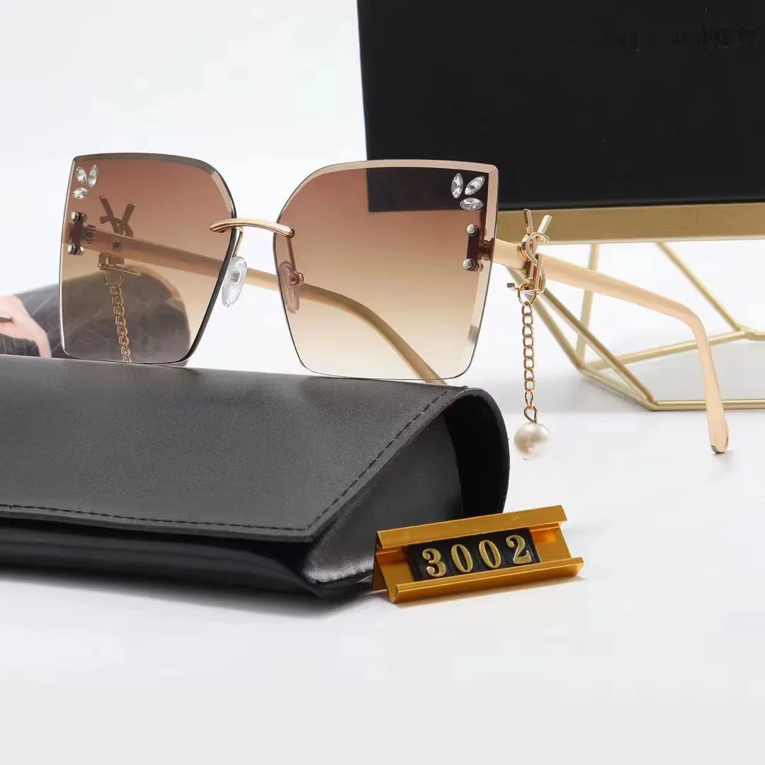 نظارات شمسيه للسيدات انيقه و فاخره - Elegant and luxurious sunglasses for women