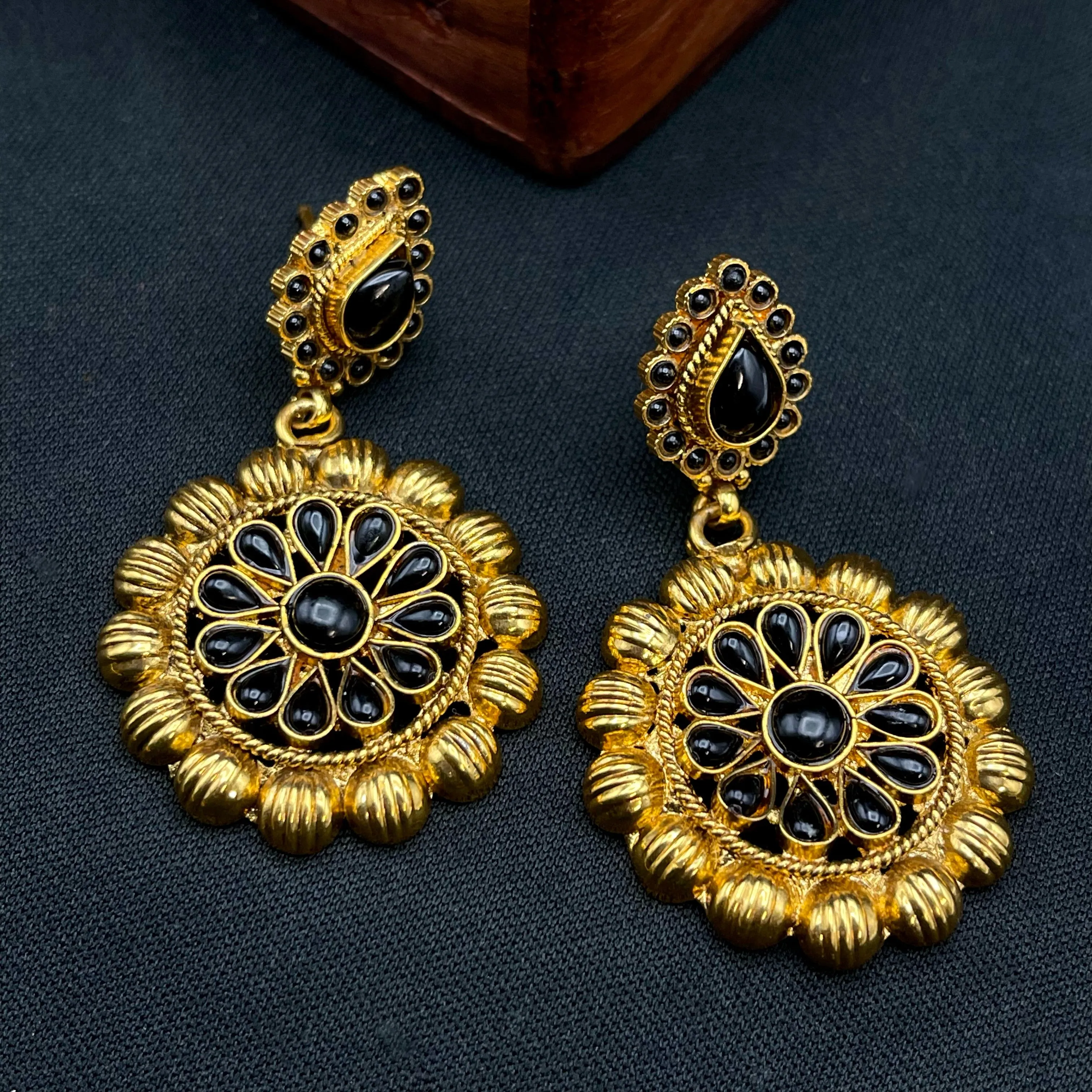 Antique Gold Black Big Pendant necklace set.